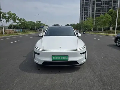 Tesla Model Y 2025, 25000 км, за 29910.53 USD