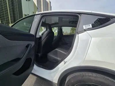 Tesla Model Y 2025, 25000 км, за 29910.53 USD - фото 6