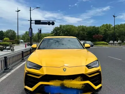Lamborghini Urus 2019, 9000 км, за 306056.46 USD