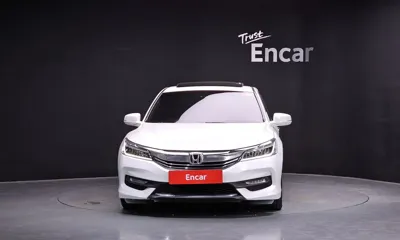 Honda Accord 2017, 127149 км, за 6955.73 USD