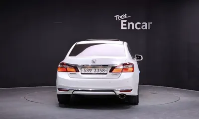 Honda Accord 2017, 127149 км, за 6955.73 USD