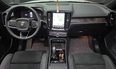Volvo XC40 2024, 15137 км, за 32232.85 USD - фото 7