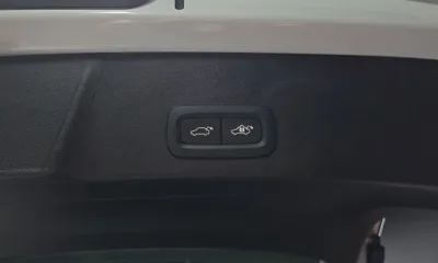 Volvo XC40 2024, 15137 км, за 32232.85 USD - фото 27