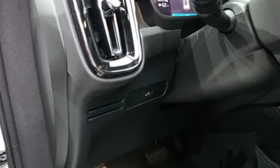 Volvo XC40 2024, 15137 км, за 32232.85 USD - фото 29