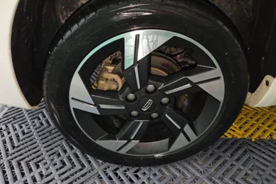 Geely Auto Emgrand L HiP 2022, 71300 км, за 8953 USD - фото 11