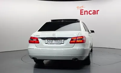 Mercedes-Benz E-Class 2011, 143645 км, за 5054.48 USD