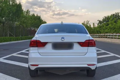 Volkswagen Santana 2021, 37700 км, за 8714 USD