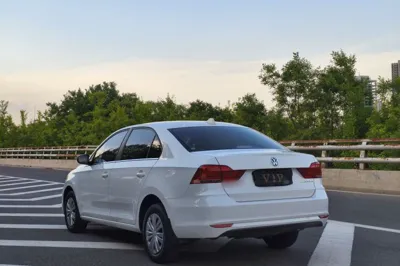 Volkswagen Santana 2021, 37700 км, за 8714 USD