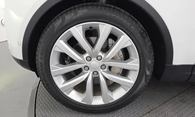 Land Rover Discovery 2023, 80642 км, за 32820.32 USD