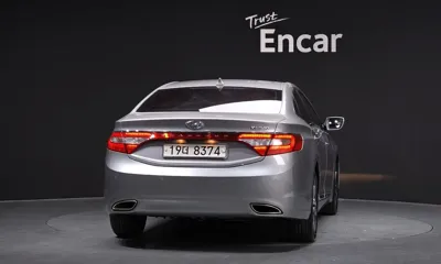Hyundai Grandeur 2011, 124184 км, за 2980.13 USD