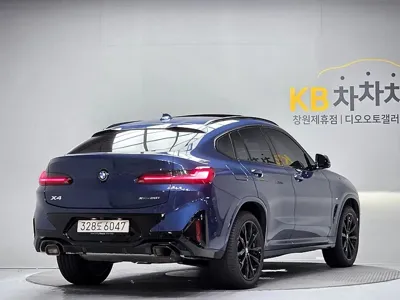 BMW X4 2025, 5740 км, за 54280.68 USD