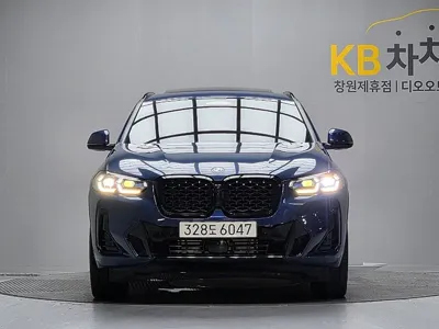 BMW X4 2025, 5740 км, за 54280.68 USD