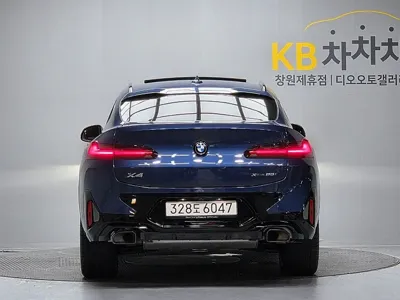 BMW X4 2025, 5740 км, за 54280.68 USD