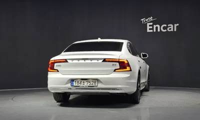 Volvo S90 2023, 41070 км, за 25696.09 USD