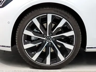 Volvo S90 2026, 726 км, за 39331.07 USD
