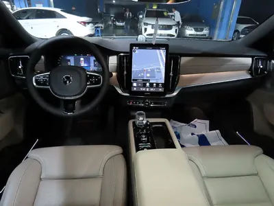 Volvo S90 2026, 726 км, за 39331.07 USD - фото 7