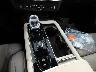 Volvo S90 2026, 726 км, за 39331.07 USD - фото 9