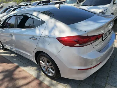 Hyundai Avante 2018, 148858 км, за 5089.9 USD