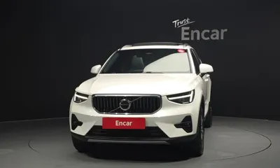 Volvo XC40 2023, 14460 км, за 25937.71 USD