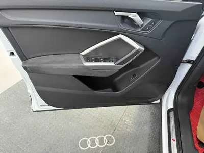 Audi Q3 2023, 35000 км, за 27081.56 USD - фото 11