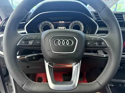 Audi Q3 2023, 35000 км, за 27081.56 USD - фото 23