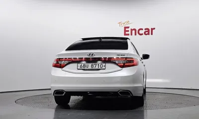 Hyundai Grandeur 2015, 130687 км, за 4825.49 USD
