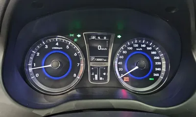 Hyundai Grandeur 2015, 130687 км, за 4825.49 USD - фото 8