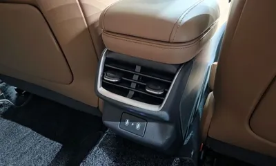 Hyundai Grandeur 2023, 53489 км, за 22736.17 USD - фото 36