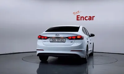 Hyundai Avante 2017, 66137 км, за 6695.7 USD
