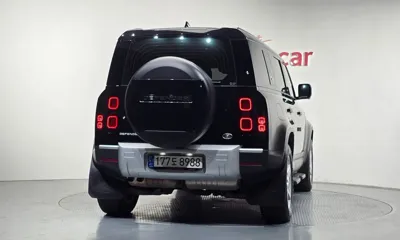 Land Rover Defender 2022, 56264 км, за 45162.14 USD