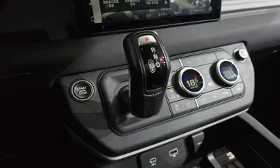 Land Rover Defender 2022, 56264 км, за 44820.87 USD - фото 9