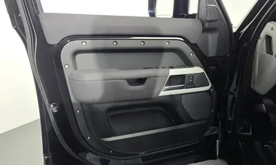 Land Rover Defender 2022, 56264 км, за 44820.87 USD - фото 24