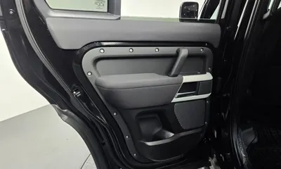 Land Rover Defender 2022, 56264 км, за 44820.87 USD - фото 25