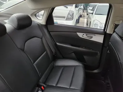 Kia K3 2022, 73817 км, за 9953.17 USD - фото 10