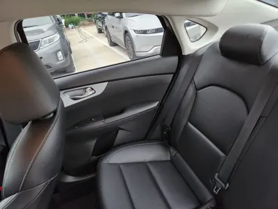 Kia K3 2022, 73817 км, за 9953.17 USD - фото 11