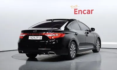 Hyundai Grandeur 2016, 139079 км, за 6276.84 USD