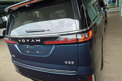 Voyah Dream 2025, 11600 км, за 39128 USD