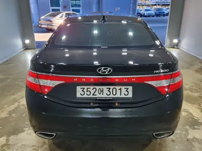 Hyundai Grandeur 2014, 165000 км, за 3413.42 USD