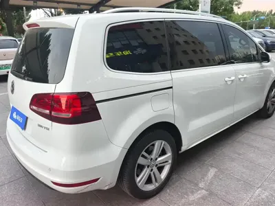 Volkswagen Sharan 2016, 80300 км, за 11066.94 USD