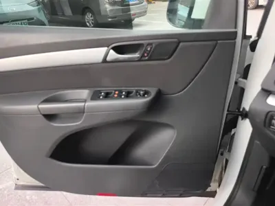 Volkswagen Sharan 2016, 80300 км, за 11066.94 USD - фото 7
