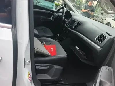 Volkswagen Sharan 2016, 80300 км, за 11066.94 USD - фото 8
