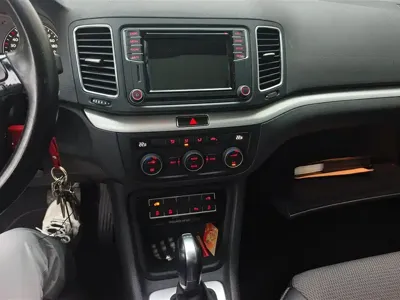 Volkswagen Sharan 2016, 80300 км, за 11066.94 USD - фото 13