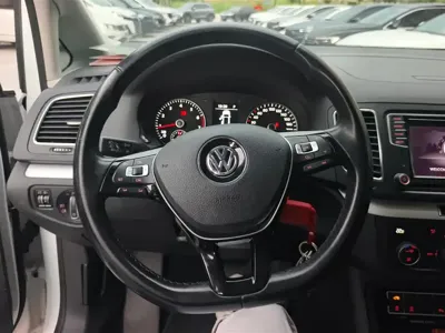 Volkswagen Sharan 2016, 80300 км, за 11066.94 USD - фото 15