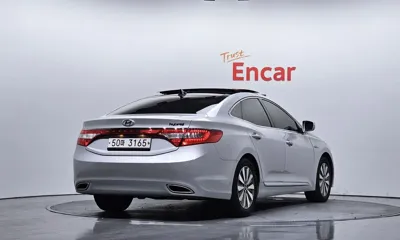 Hyundai Grandeur 2015, 102880 км, за 6123.78 USD