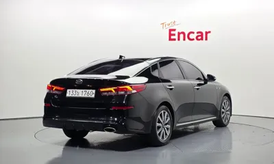 Kia K5 2019, 120858 км, за 6958.12 USD