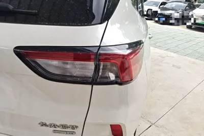 Ford Escape 2020, 90800 км, за 11333 USD - фото 9