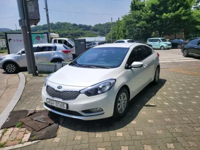 Kia K3 2013, 120000 км, за 2816.07 USD