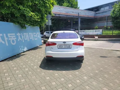 Kia K3 2013, 120000 км, за 2816.07 USD