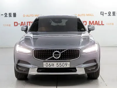 Volvo V90 2018, 160449 км, за 15130.49 USD