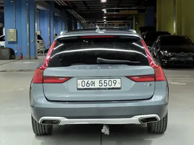 Volvo V90 2018, 160449 км, за 15130.49 USD